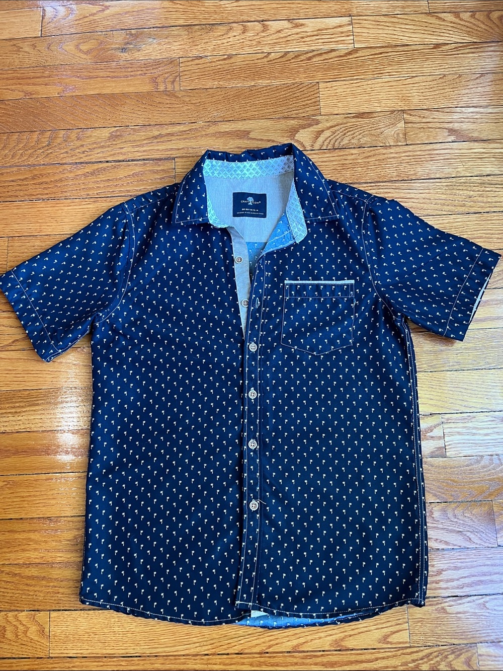 Craft & Flow Navy Short-Sleeve Button-Down Shirt with Tiny Beige Palm Tree Print